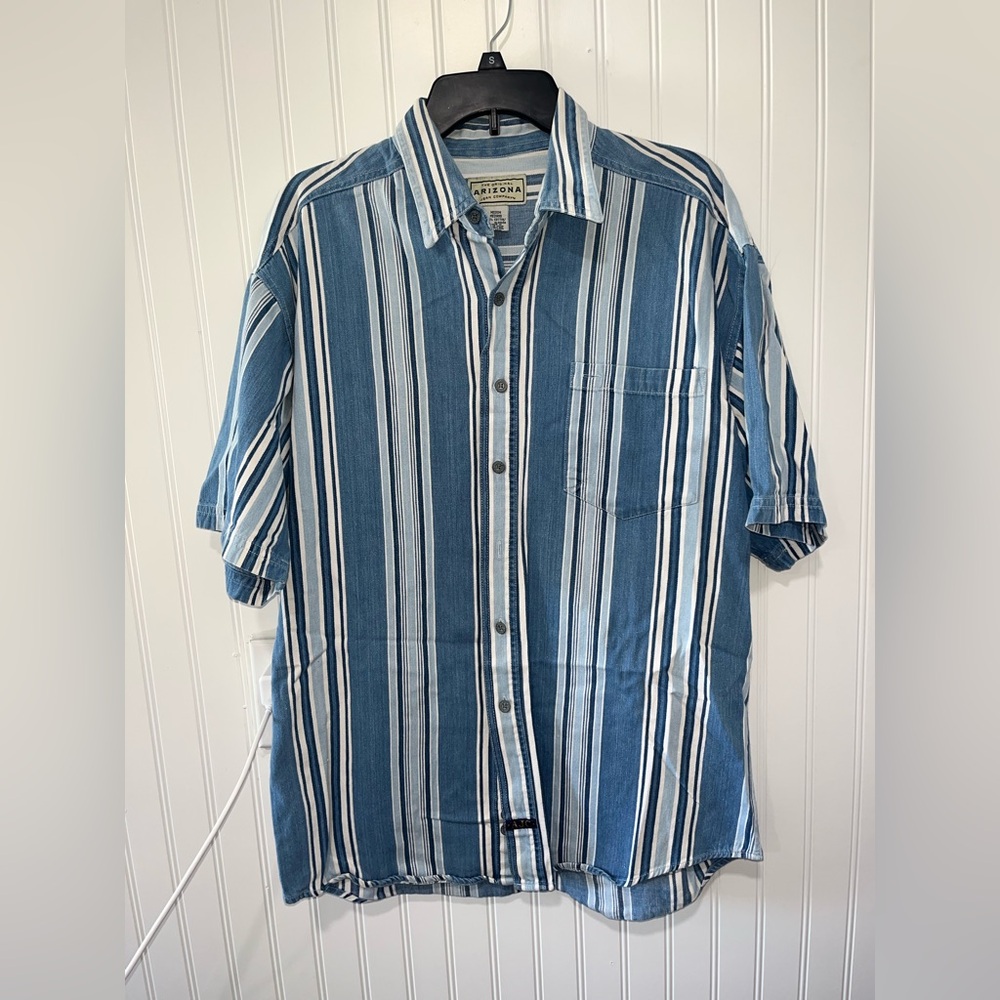Arizona Jean co men’s size medium vintage button up short sleeve blue & white